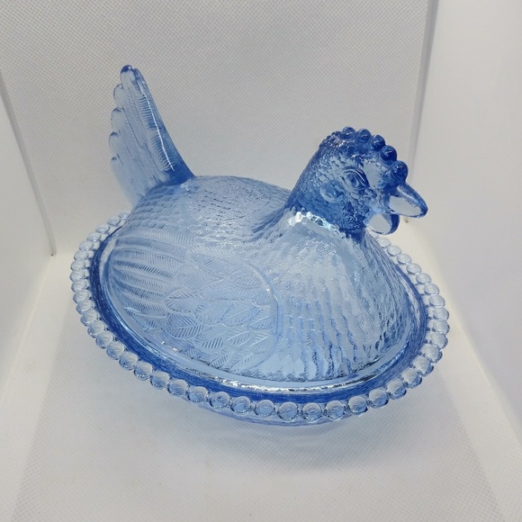 Indiana Glass Company Other - Vintage Indiana Glass Company Blue Hen On Nest
